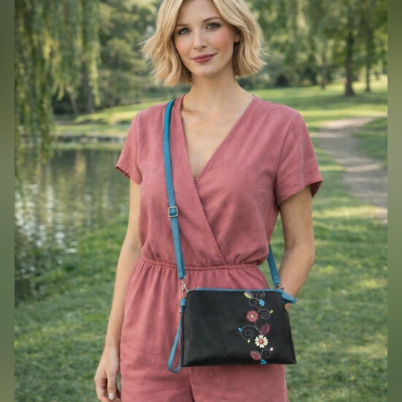 espe Handbags - espe Vegan Leather 🇨🇦Made 4 way Bag NWOT